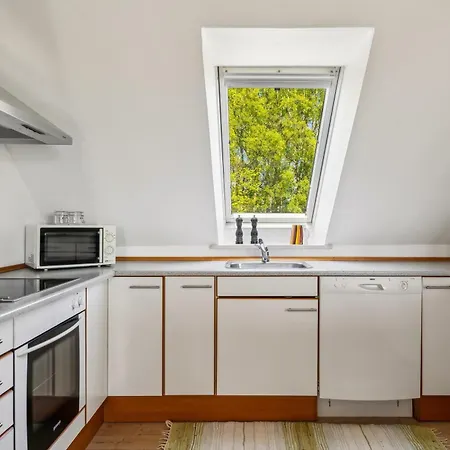 Awesome In With 2 Bedrooms And Internet